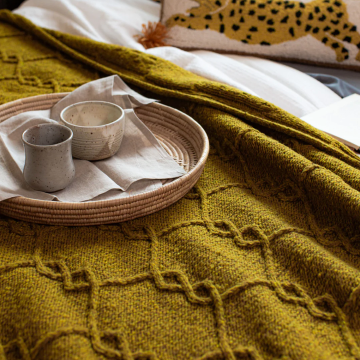 Brooklyn Tweed's Knit and Crochet Blankets: Projects to Stitch for